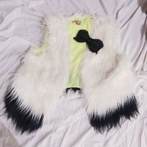 Cute faux fur vest #verawang